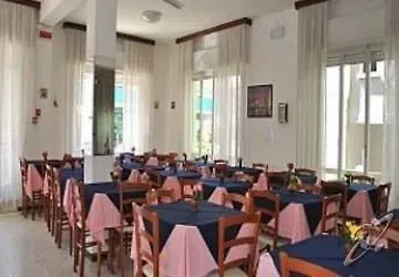 Villa Derna Rimini 2*,